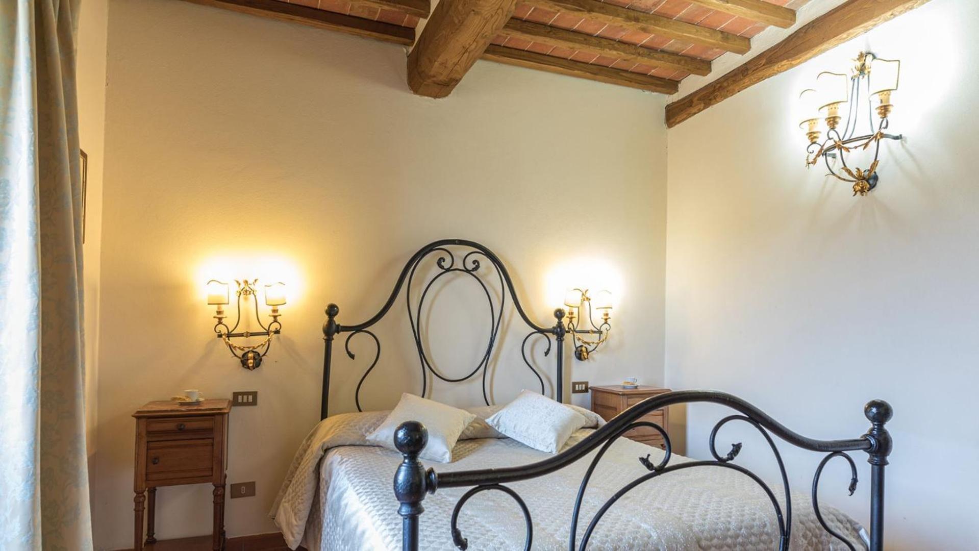 Casale Presciano Apartment