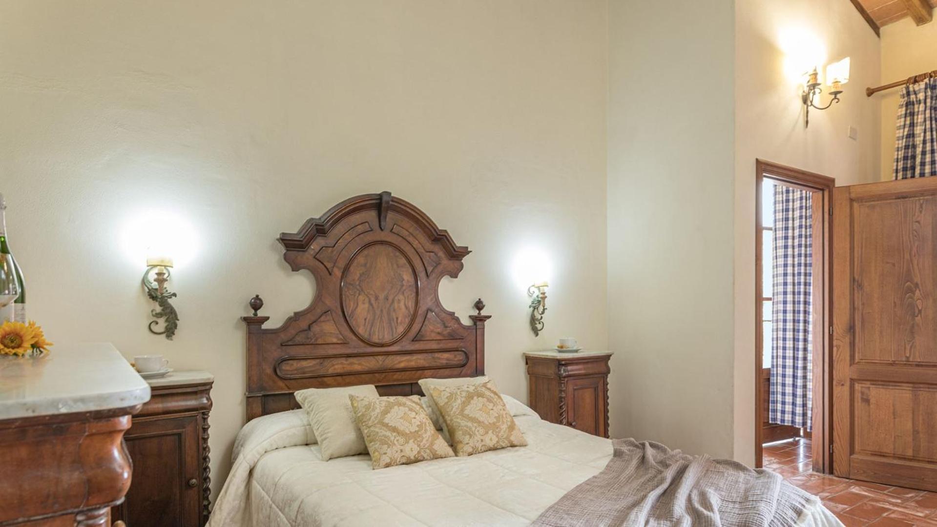 Casale Presciano Apartment