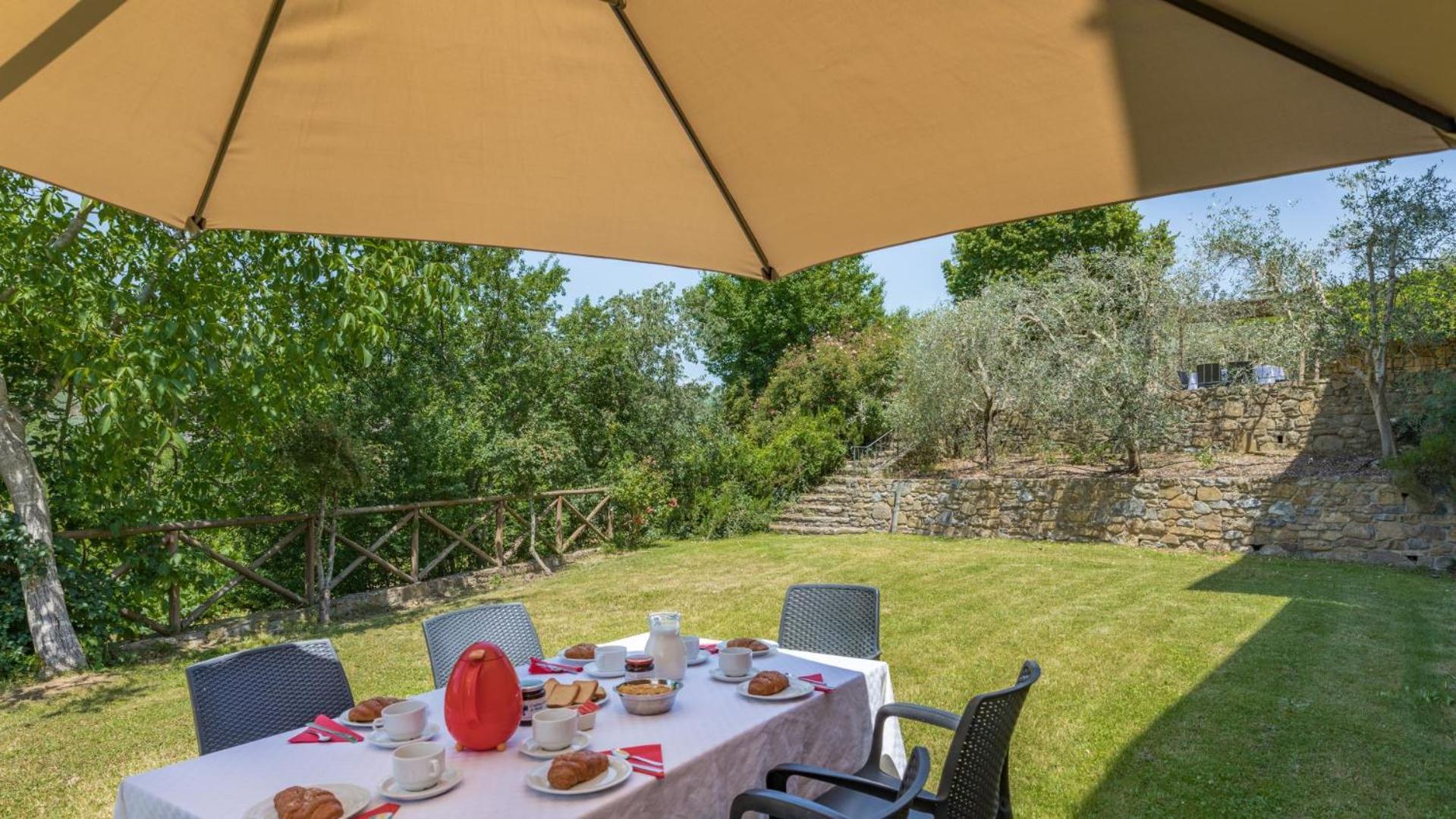 Casale Presciano Apartment